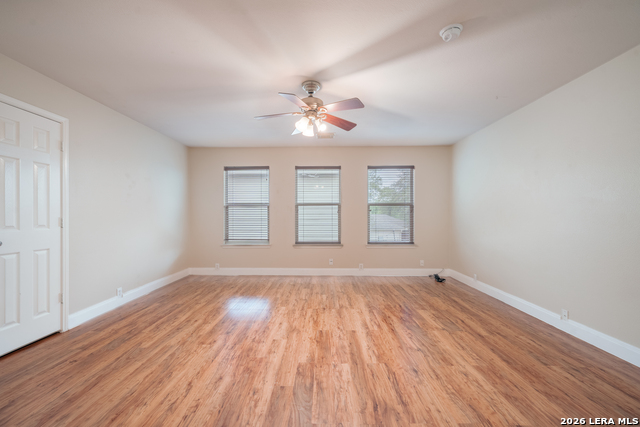 Image 23 of 31 For 20310 Blue Trinity