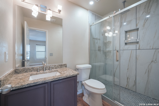 Image 28 of 31 For 20310 Blue Trinity