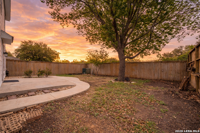 Image 30 of 31 For 20310 Blue Trinity