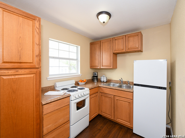 Image 21 of 28 For 947 Agarita W