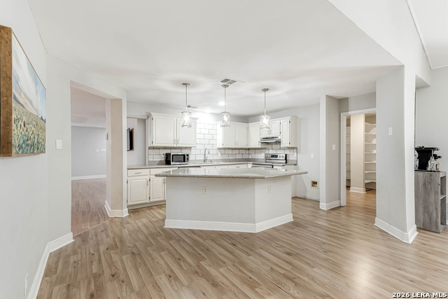 Image 9 of 36 For 6322 Regency Mnr