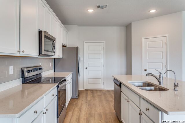 Image 11 of 28 For 14626 Emerio Dr