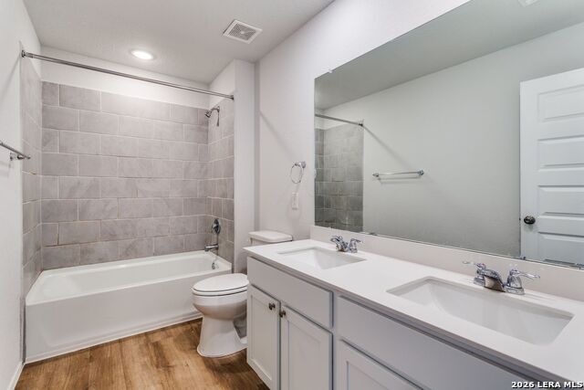 Image 26 of 28 For 14626 Emerio Dr