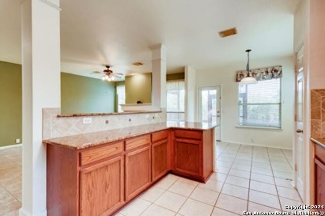 Listing photo id 6 for 945 Forest Ridge Pkwy