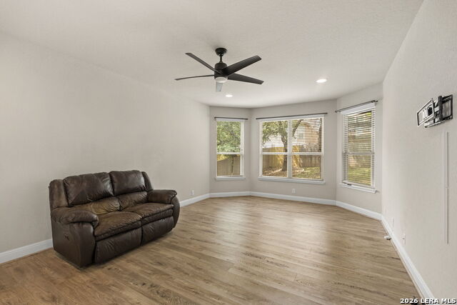 Image 14 of 37 For 8303 Dianthus Stead