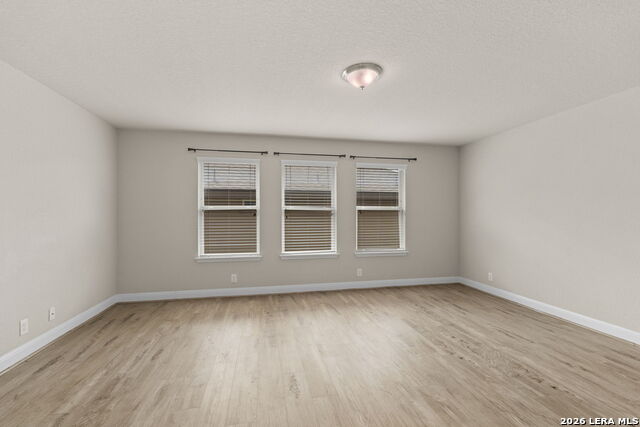 Image 24 of 37 For 8303 Dianthus Stead