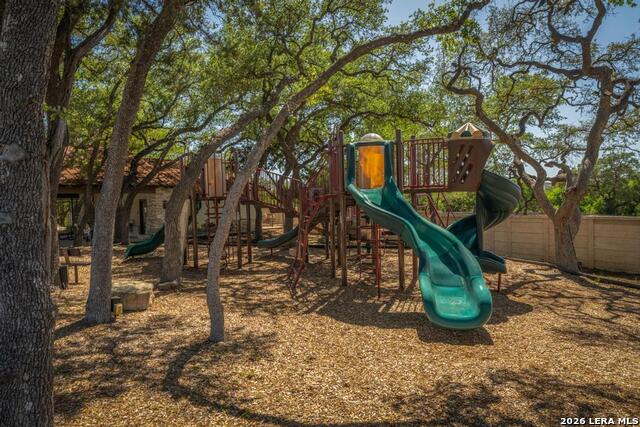 Image 33 of 37 For 8303 Dianthus Stead