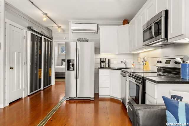 Image 26 of 39 For 9035 Fm 725  