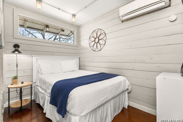 Image 27 of 39 For 9035 Fm 725  