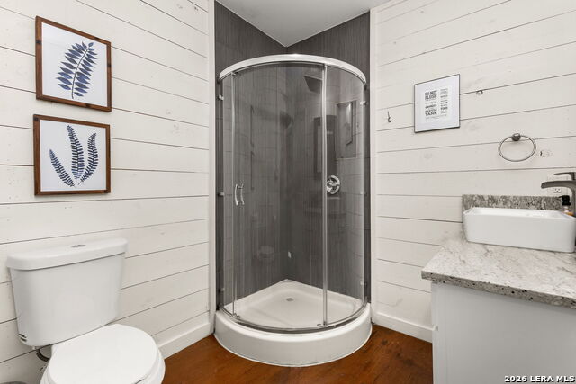 Image 28 of 39 For 9035 Fm 725  