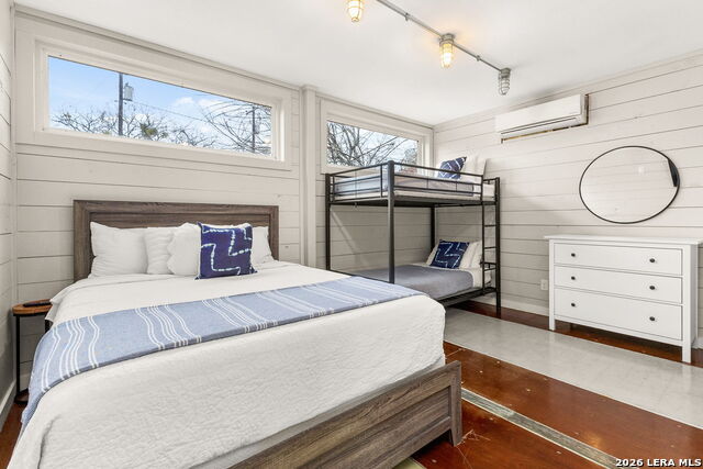 Image 30 of 39 For 9035 Fm 725  