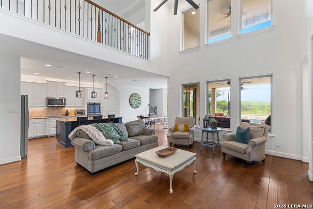 Image 15 of 63 For 8039 Cibolo Vly