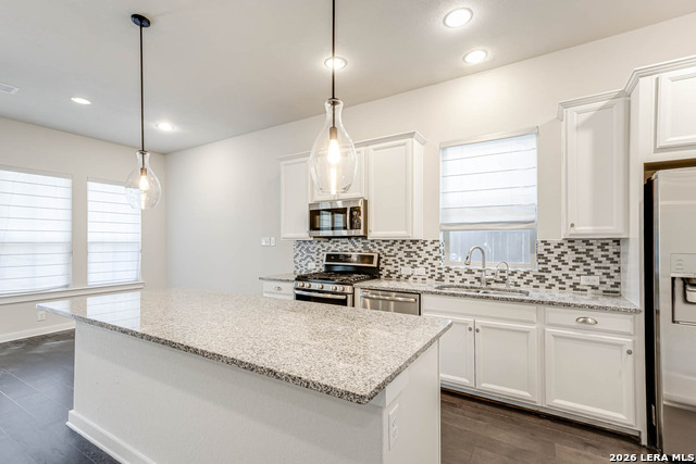 Image 10 of 31 For 211 Courtland E