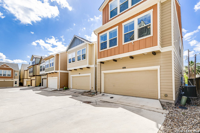 Image 2 of 31 For 211 Courtland E