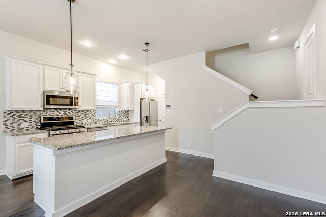 Image 8 of 31 For 211 Courtland E