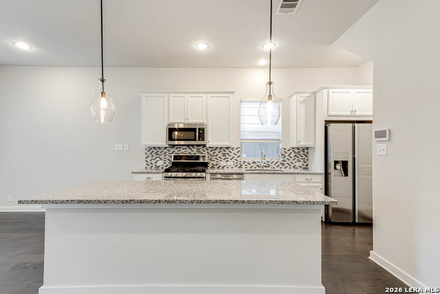 Image 9 of 31 For 211 Courtland E