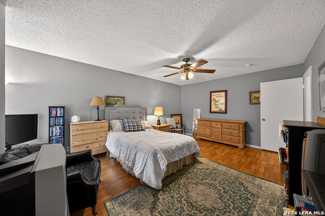 Image 19 of 27 For 3437 Turtle Village St  91