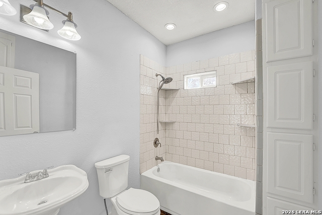 Image 15 of 25 For 1426 Carson St E