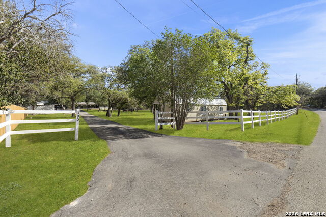 Details for 390 Galveston St, Bandera, TX 78003