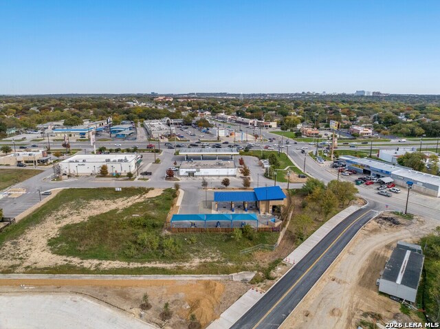 Listing photo id 9 for 7535 Bandera Rd