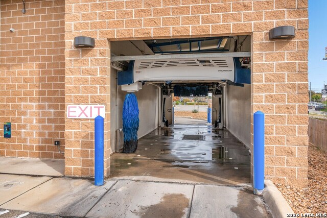 Listing photo id 2 for 7535 Bandera Rd