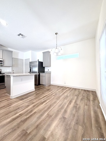 Image 11 of 46 For 2045 Silver Oaks