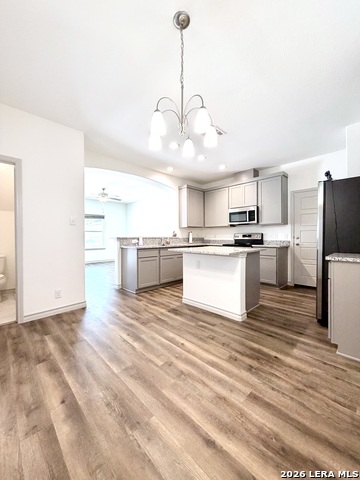 Image 13 of 46 For 2045 Silver Oaks