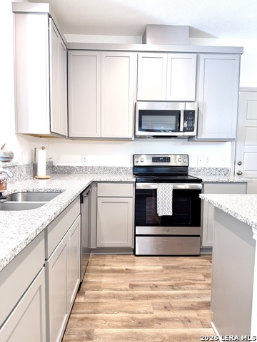 Image 15 of 46 For 2045 Silver Oaks