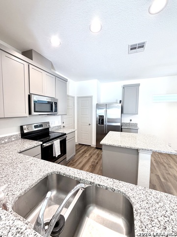 Image 16 of 46 For 2045 Silver Oaks