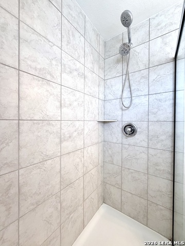 Image 28 of 46 For 2045 Silver Oaks