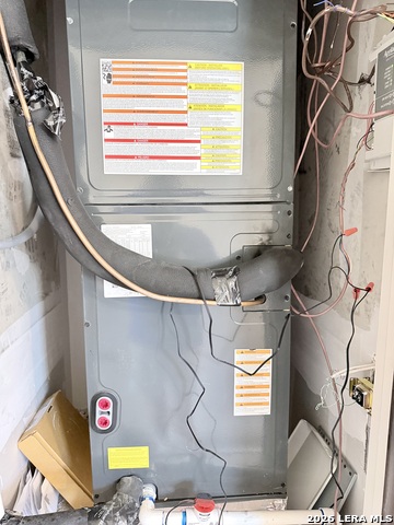 Image 37 of 46 For 2045 Silver Oaks