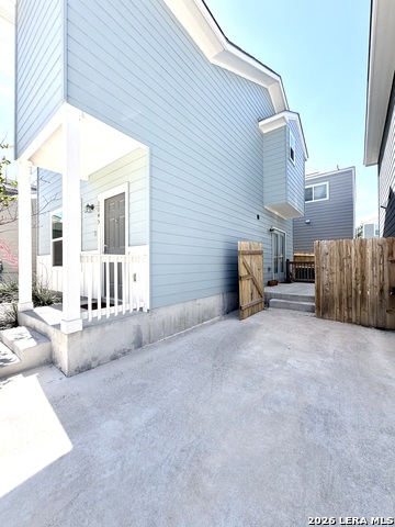 Image 43 of 46 For 2045 Silver Oaks