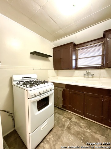 Image 9 of 13 For 810 Magnolia W 3