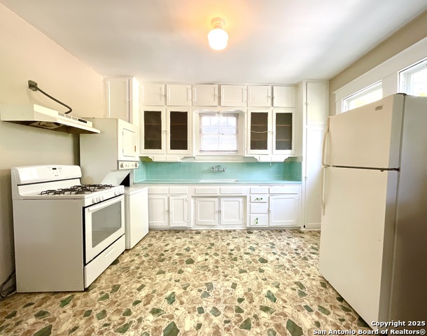 Image 11 of 24 For 810 Magnolia W 2