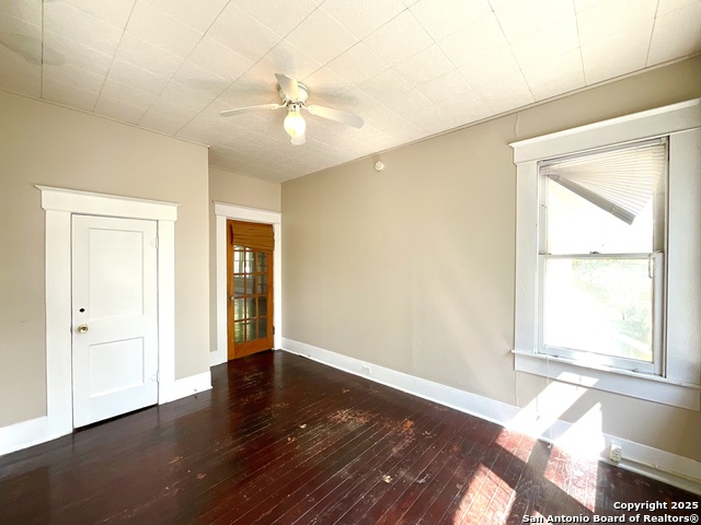 Image 18 of 24 For 810 Magnolia W 2