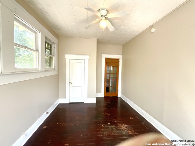 Image 19 of 24 For 810 Magnolia W 2