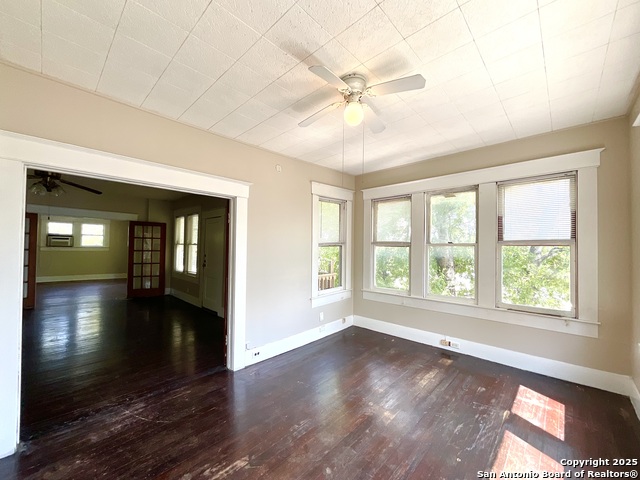 Image 21 of 24 For 810 Magnolia W 2