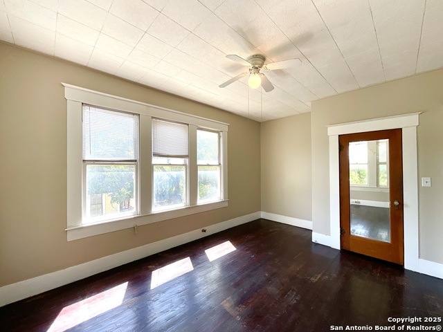 Image 23 of 24 For 810 Magnolia W 2