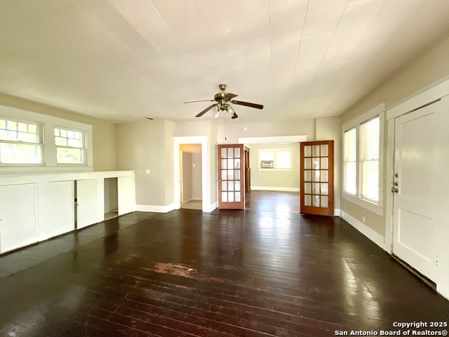 Image 3 of 24 For 810 Magnolia W 2