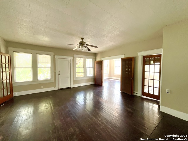 Image 4 of 24 For 810 Magnolia W 2