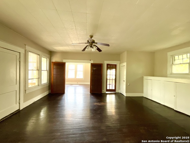 Image 6 of 24 For 810 Magnolia W 2