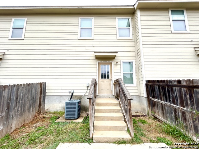 Listing photo id 20 for 6404 Attucks Ln