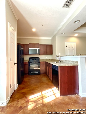 Listing photo id 4 for 6404 Attucks Ln