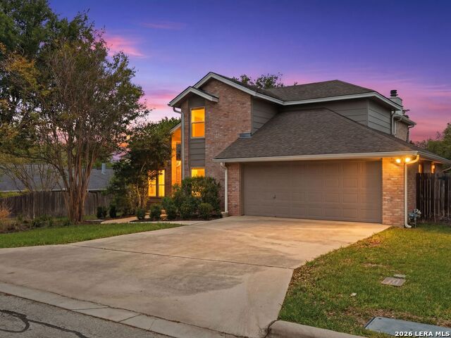 Image 2 of 37 For 968 Queens Dr.