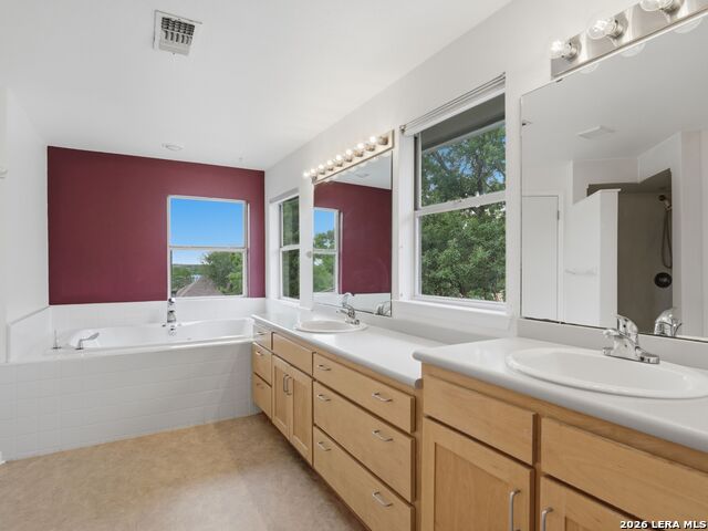 Image 20 of 37 For 968 Queens Dr.