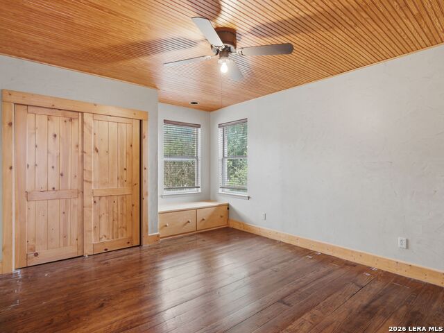 Image 22 of 37 For 968 Queens Dr.