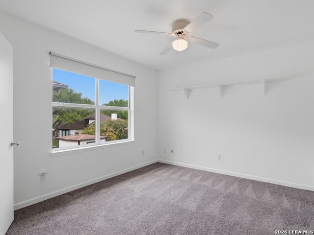 Image 23 of 37 For 968 Queens Dr.