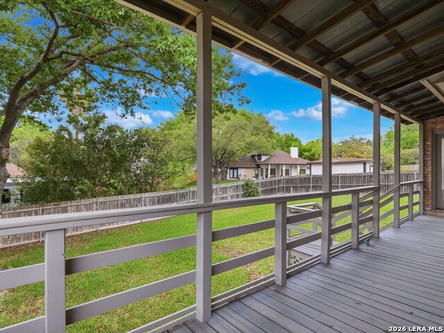 Image 25 of 37 For 968 Queens Dr.