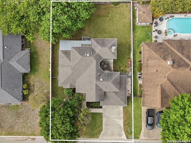 Image 35 of 37 For 968 Queens Dr.