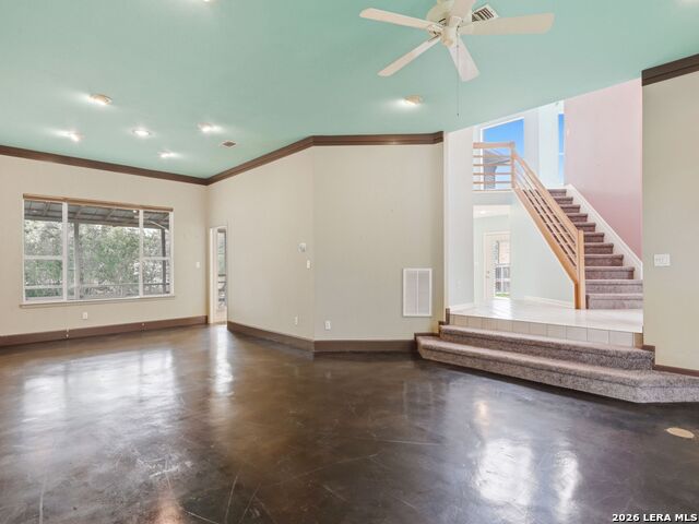 Image 5 of 37 For 968 Queens Dr.